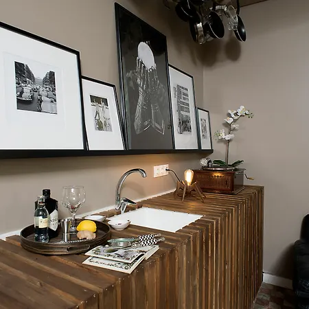 Passport Hotel